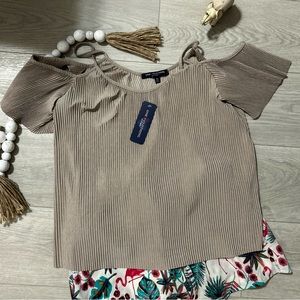 NWT One Clothing Cold Shoulder Top